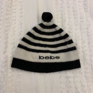 bebe super soft hat
in excellent condition